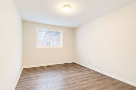 For Lease - 25 Union Street, Belleville, Ontario - Photo 4