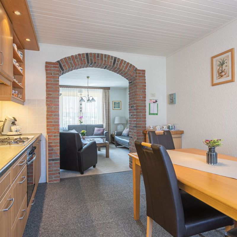 SCHITTERENDE RUIME BOVENWONING IN KERKRADE - Photo 1