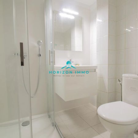 Location Appartement 1 pièce 30m² ST LAURENT DU VAR 06700 - Photo 3