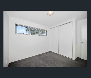 CENTRAL MANDURAH LIVING - LOCATION, LIGHT & LIFESTYLE! - Photo 5