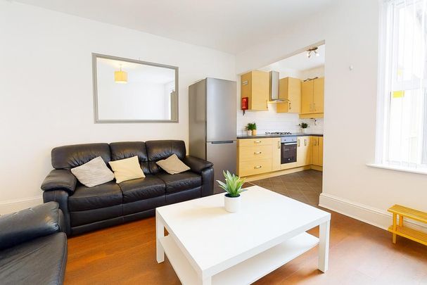 5 bedroom house to rent - Photo 1