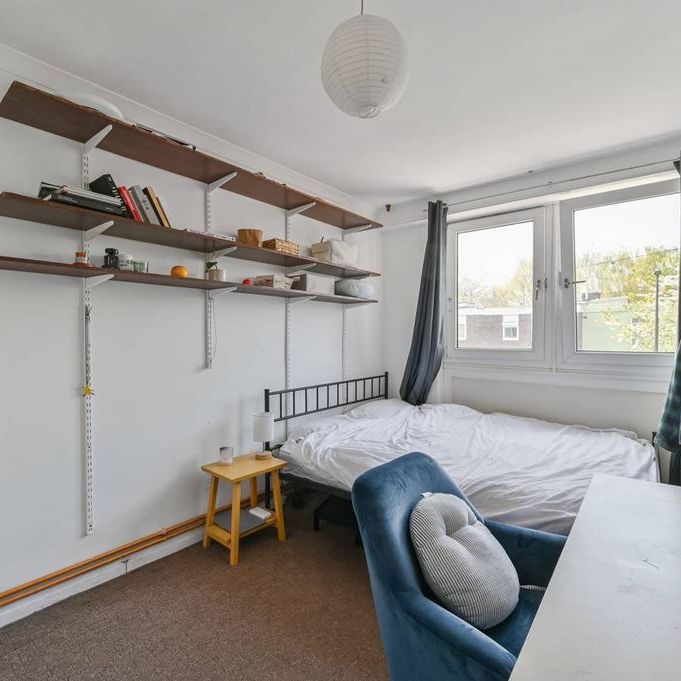 3 bedroom flat to rent - Photo 1