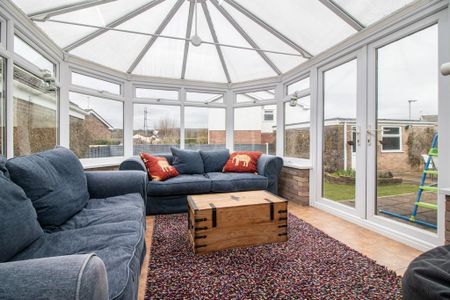 4 bedroom detached house to rent - Photo 2