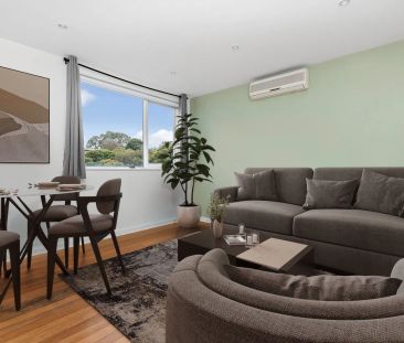 Spacious & Stylish One-Bedroom Apartment in Prime St Kilda Location - Photo 1