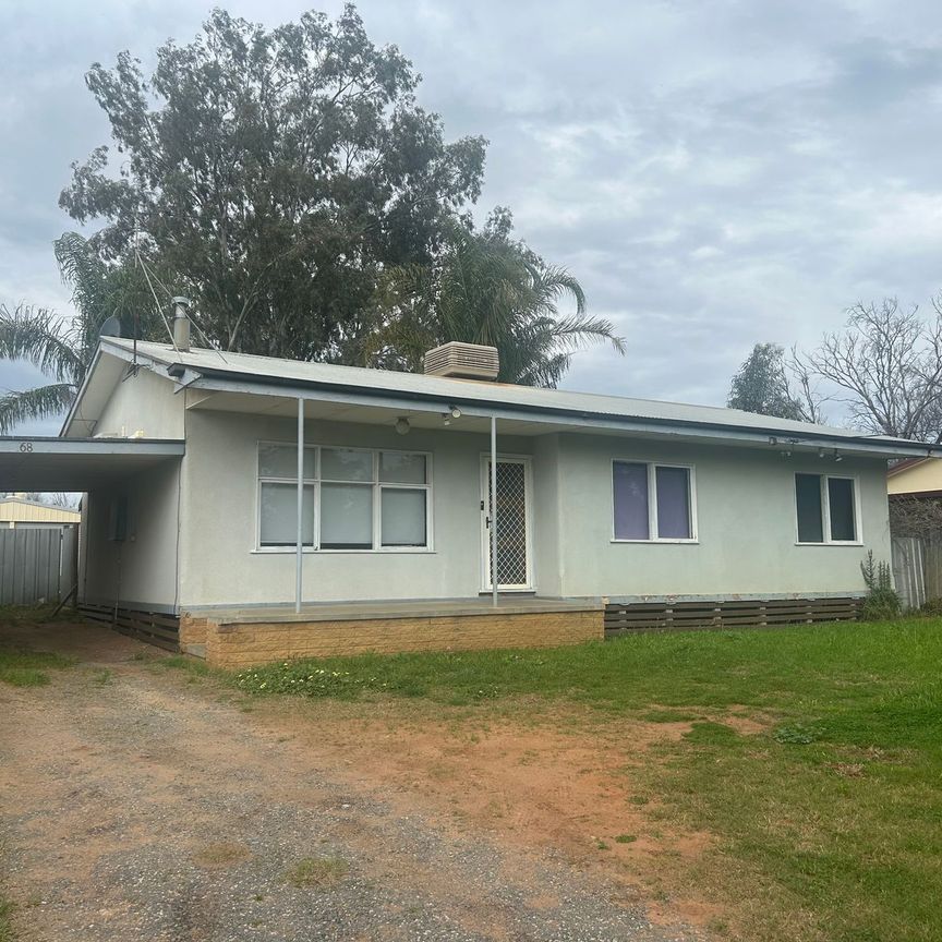 Beautifully Renovated 3 Bedroom Home - Photo 1