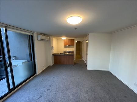 1010/668 Bourke Street - Photo 3