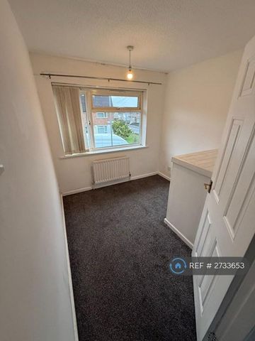 3 bedroom terraced house to rent - Photo 3