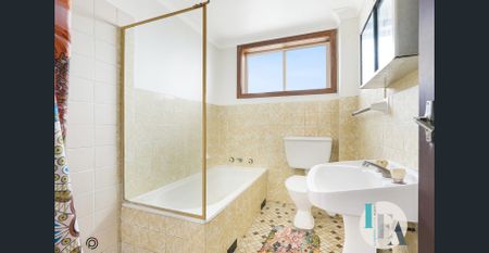 Beach at your back door! - Photo 3