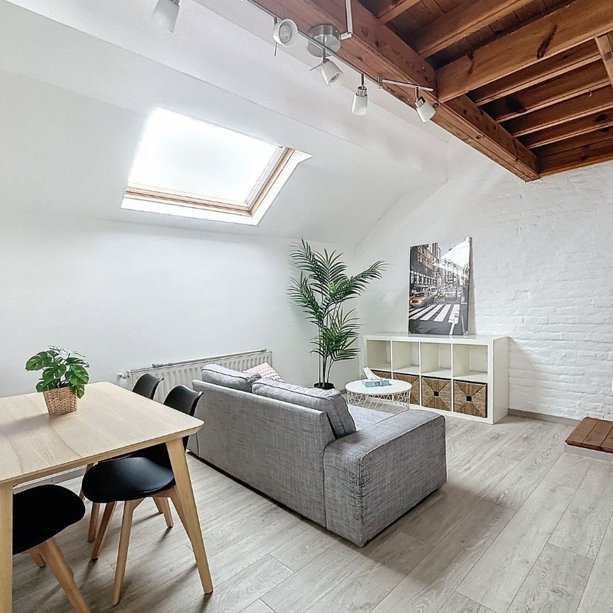 PRACHTIG GEMEUBELD STUDIO TE HUUR IN SAINT-GILLES - Photo 1