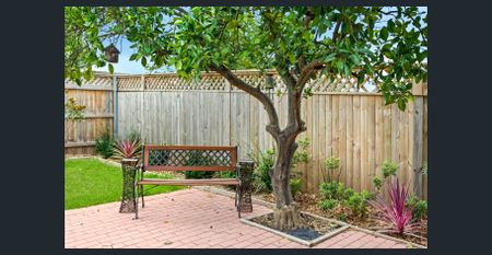 Single Story Family Home - Photo 3