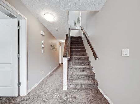 2115 New Brighton Park SE, Calgary - Photo 2