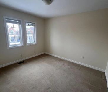 21 SPRUCE PINE CRESCENT - Photo 5