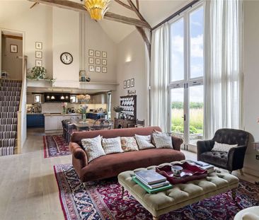 Recently renovated, interior designed Grade II listed barn conversi... - Photo 3