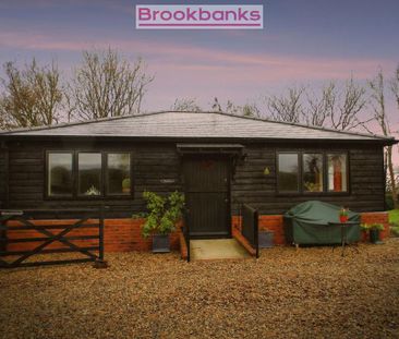 1 bedroom barn conversion to rent - Photo 1