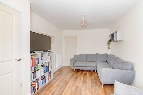 2 bedroom terraced house to rent - Photo 1