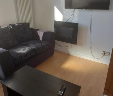 2 bedroom private hall to rent - Photo 6