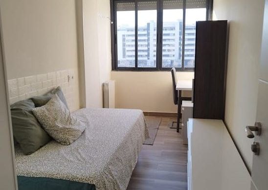 Calle de El Huésped del Sevillano, Madrid, Community of Madrid 28041