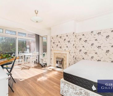 5 bedroom semi-detached house to rent - Photo 2