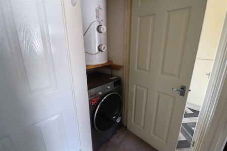 2 BED Flat To rent - Photo 5