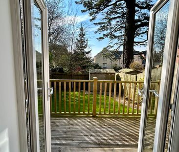 2 bedroom Attractive Two Bedroom House to rent - Photo 2