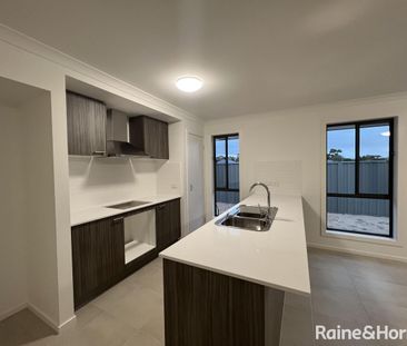 Beautiful 4-Bedroom Family Home in Aspire Estate! - Photo 6