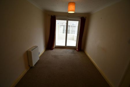 2 bedroom semi-detached bungalow to rent - Photo 4