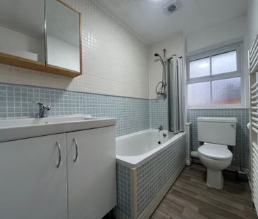 2 bedroom end of terrace house to rent - Photo 3