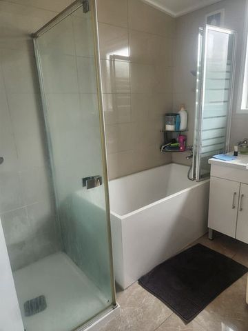 Spacious 4BR Family Home in Pakuranga - Photo 2