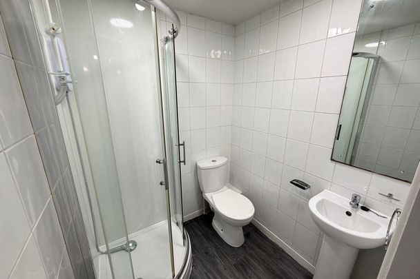 Oldgate, HUDDERSFIELD - Photo 1