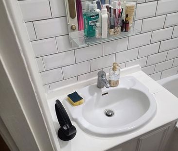 1 Bed Flat, Highlever Road, W10 - Photo 5
