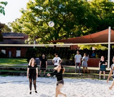 rotary international house : 8 Bedroom Apartment - Photo 6