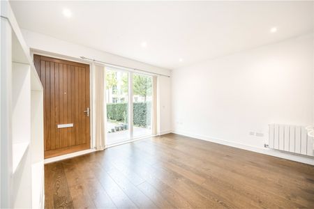 Handley Drive, London, SE3 9GA - Photo 2