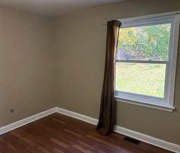 For Lease - 378 Aberdeen Avenue, Peterborough, Ontario - Photo 3