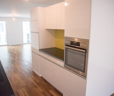 Appartement de 3.5 pièces au 5ème étage avec deux loggias - Foto 2