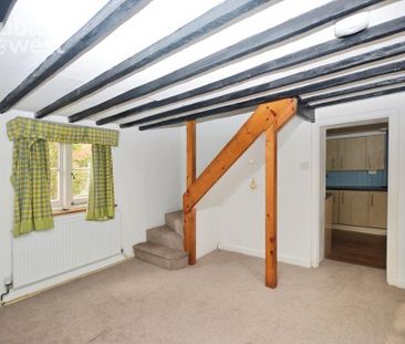 2 bedroom end of terrace house to rent - Photo 2