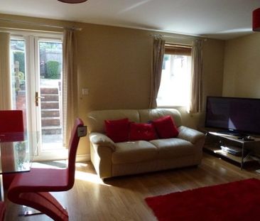 Room in a Shared House, Broomfield Mews, CV1 - Photo 1