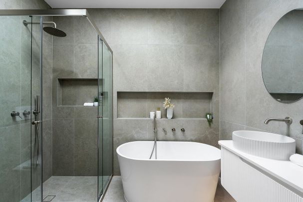 Luxury Brand New Duplex for Lease in Quiet Cul-de-Sac - Photo 1