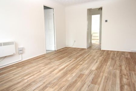 2 bedroom ground floor flat to rent - Photo 4