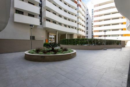 4 bedroom luxury Flat for rent in L'Hospitalet de Llobregat, Catalonia - Photo 4