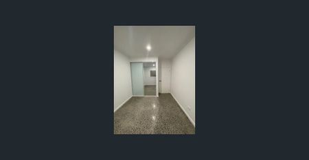 BRAND NEW 2 BEDROOM GRANNY FLAT !!! AVAILABLE: NOW. - Photo 2