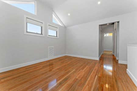 Large Four Bedroom family Home in Perfect Location - Photo 2