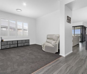 10 Medlar Circuit, Gillieston Heights NSW 2321 - House For Rent | D... - Photo 3