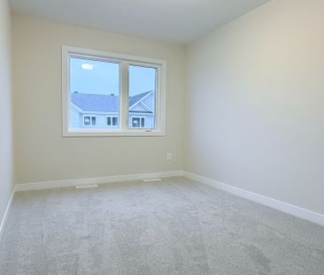 For Lease - 381 Les Emmerson Drive, Barrhaven, Ontario - Photo 5