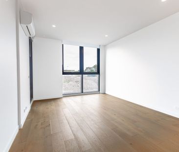 Indulge in Luxury Living - Photo 5