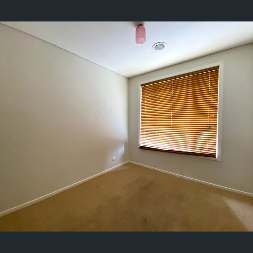 2/11 Joffre Road, Pascoe Vale, Vic 3044 - Photo 1