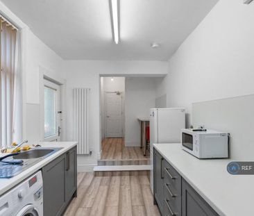 1 bedroom in a house share to rent - Photo 6