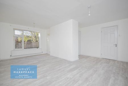 3 bedroom semi-detached house to rent - Photo 2