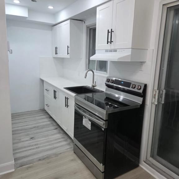 À louer : 4 ½ rénové à Ahuntsic, près du métro Sauvé - Photo 1