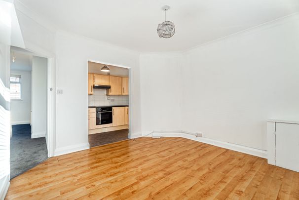 Available unfurnished now - Photo 1