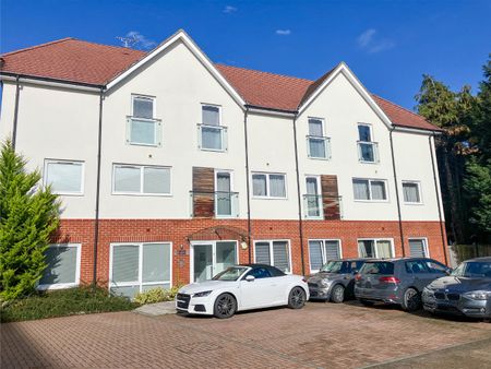 2 bed flat to rent in Grove House, Sarah Way, Farnborough, Hampshire, GU14 7GW - Photo 5